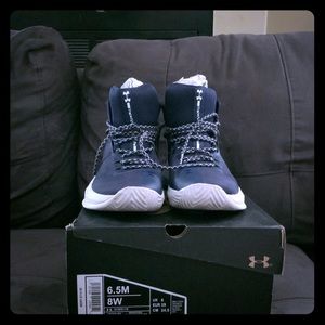 Navy blue Under Armour basketball shoes